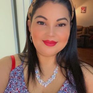 Meet your Posher, Dalia